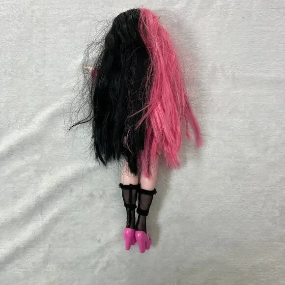 2022 Monster High Draculaura Count Fabulous Doll by Mattel - Picture 4 of 9
